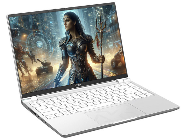 Laptop Gamer Gigabyte Aero 14:
Procesador Intel Core i5 12500H (Hasta 4.5 GHz),
Memoria de 16GB DDR5,
SSD de 1TB,
Pantalla de 14