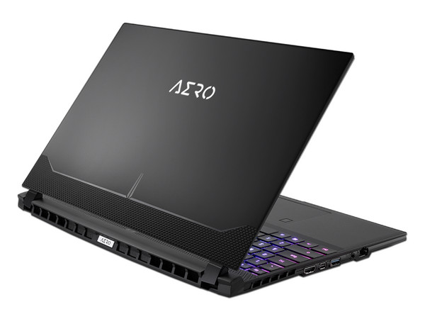 Laptop Gamer Gigabyte AERO 15:
Procesador Intel Core i7 11800H (hasta 4.6 GHz),
Memoria de 16GB DDR4,
SSD de 512GB,
Pantalla de 15.6