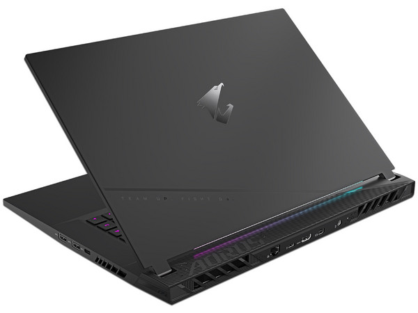 Laptop Gamer Gigabyte AORUS 15: 
Procesador Intel Core i5 12500H (hasta 4.5 GHz), 
Memoria de 8GB DDR5, 
SSD de 512GB, 
Pantalla de 15.6