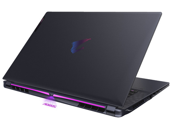 Laptop Gamer Gigabyte AORUS 16X:
CPU Intel Core i7 14650HX (hasta 5.2 GHz),
Memoria 32GB DDR5,
SSD 1TB,
Pantalla de 16