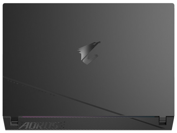 Laptop Gigabyte AORUS 17 9KF-E3L:
Procesador Intel Core i5 12500H,
Memoria de 8GB DDR4,
SSD de 512GB,
Pantalla de 17.3