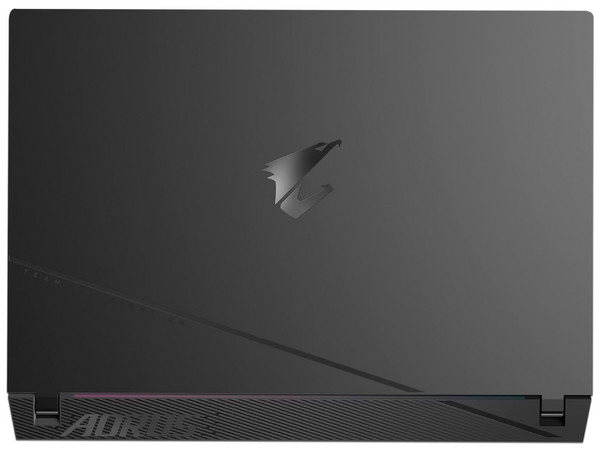 Laptop Gamer Gigabyte Aorus 17:
Procesador Intel Core i7 13700H (Hasta 5.0 GHz),
Memoria de 16GB DDR5,
SSD de 1TB,
Pantalla de 17.3