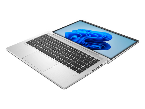Laptop HP ProBook 440 G9:
Procesador Intel Core i5 1235U (hasta 4.4 GHz),
Memoria de 8GB DDR4,
SSD de 512GB,
Pantalla de 14