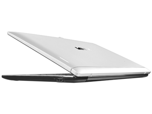 Laptop 2 en 1 Lanix Neuron PAD:
Procesador Intel Atom Z3735F (hasta 1.83 GHz),
Memoria de 2GB DDR3L,
Almacenamiento de 32GB,
Pantalla de 11.6