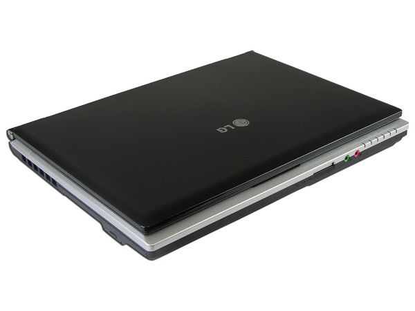 Portátil LG E200,
Procesador Intel Celeron M 540 (1.86 GHz),
Memoria 1GB DDRII, Pantalla WXGA de 12.1