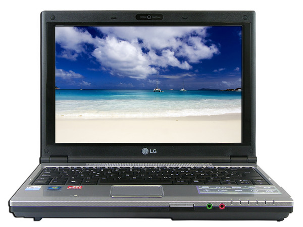Portátil LG E200,
Procesador Intel Celeron M 540 (1.86 GHz),
Memoria 1GB DDRII, Pantalla WXGA de 12.1
