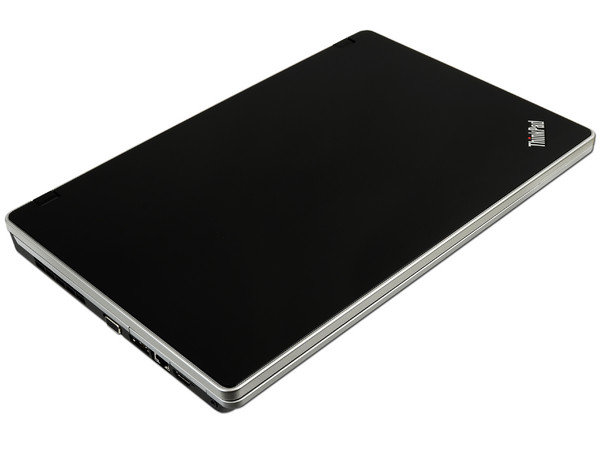 Laptop Lenovo ThinkPad Edge (0301HCS):
Procesador Intel Core i5-460M (2.53GHz),
Memoria de 2GB DDR3, Disco Duro de 320GB,
Video Intel HD Graphics, Super Multi DVD±R/RW,
Pantalla LCD HD de 15