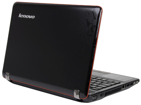 Laptop IdeaPad Y460 (06338TS):
Procesador Intel Core i3-380M (2.53GHz),
Memoria de 2GB DDR3, Disco Duro de 320GB,
Video Intel HD Graphics, Pantalla de 14