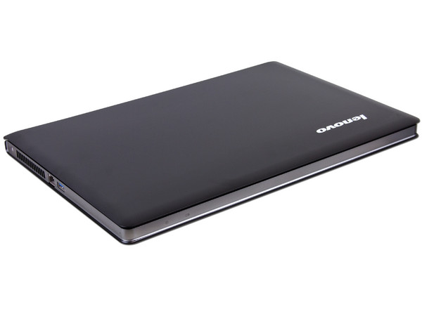 Laptop Lenovo IdeaPad U400:
Procesador Intel Core i5-2430M (2.4 GHz),
Memoria de 4GB DDR3, D.D. de 500GB + 32GB SSD,
Video Radeon HD 6470M, Pantalla LED HD de 14