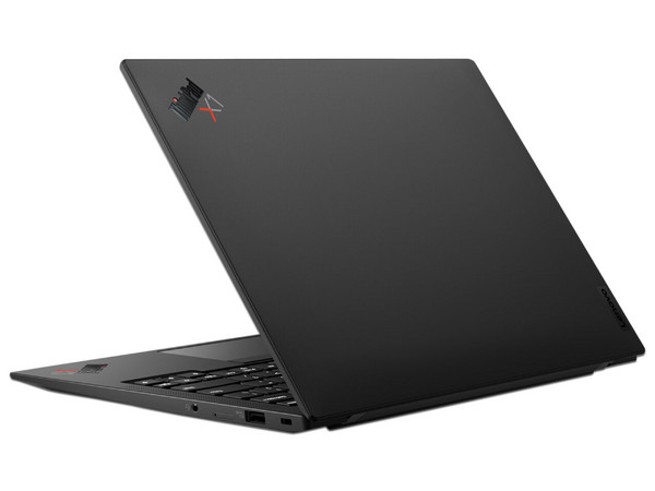Laptop Lenovo ThinkPad X1 Carbon G9:
Procesador Intel Core i7 1165G7 (hasta 4.7 GHz),
Memoria de 16GB DDR4,
SSD de 512GB,
Pantalla de 14