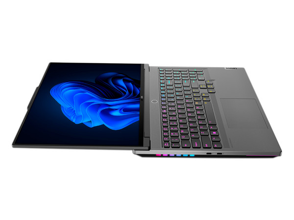 Laptop Gamer Lenovo Legion 7 16IAX7 :
Procesador Intel Core i9 12900H (hasta 5 GHz),
Memoria de 32GB DDR5,
SSD M.2 de 2TB,
Pantalla de 16