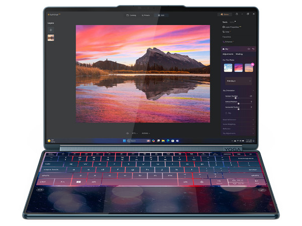 Laptop Lenovo Yoga Book 9 14IAH10:
Procesador Intel Core Ultra 7 255H (hasta 5.1 GHz),
Memoria de 32GB LPDDR5,
SSD de 1TB,
Pantalla Táctil Doble de 14