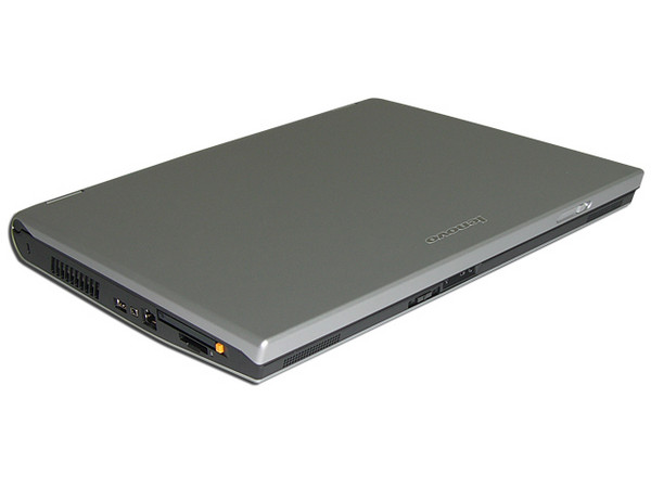 Portátil Lenovo C200 892242S:
Procesador Intel Celeron M 420, L2 Cache: 1MB,
Memoria de 256MB DDRII, Disco Duro de 40GB,
Pantalla TFT XGA  de 15.1