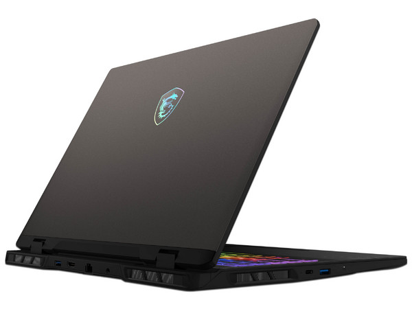 Laptop MSI Crosshair A16 HX D8W:
Procesador AMD Ryzen 9 8940HX (hasta 5.3 GHz),
Memoria de 32GB DDR5,
SSD de 1TB,
Pantalla de 16