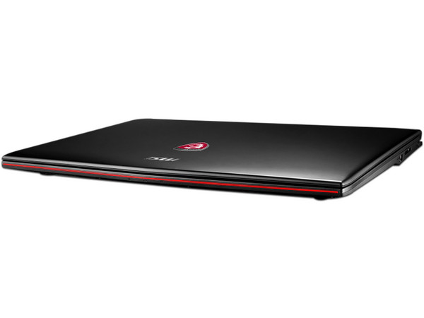 Laptop MSI Leopard Pro GP62MVR 7RF-452MX:
Procesador Intel Core i7 7700HQ (hasta 3.8 GHz),
Memoria de 12GB DDR4,
Disco Duro de 1TB,
Pantalla de 15.6