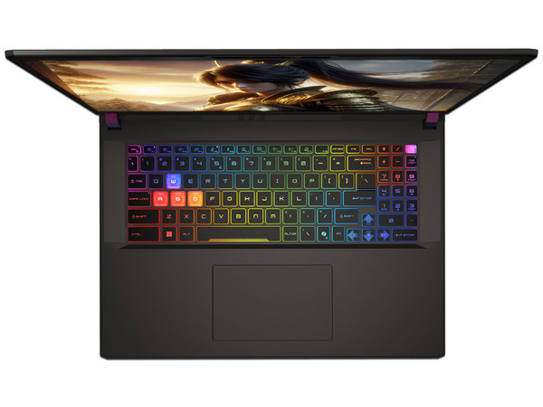 Laptop MSI Vector HX AI A2XW:
Procesador Intel Core Ultra 9 275HX (hasta 5.4 Ghz),
Memoria de 16GB DDR5,
SSD de 1TB,
Pantalla de 17