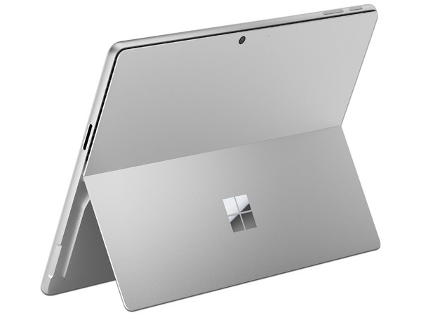 Laptop Microsoft Surface Pro:
Procesador Intel Core Ultra 7 165H (hasta 5 GHz),
Memoria de 16GB DDR5,
SSD de 512GB,
Pantalla de 13