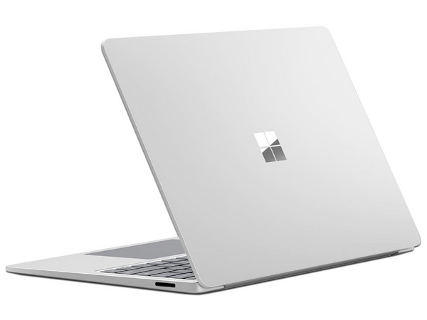 Laptop Microsoft Surface 7:
Procesador Intel Core Ultra 7 268V (hasta 5 GHz),
Memoria de 32GB SSD de 1TB,
Pantalla de 13