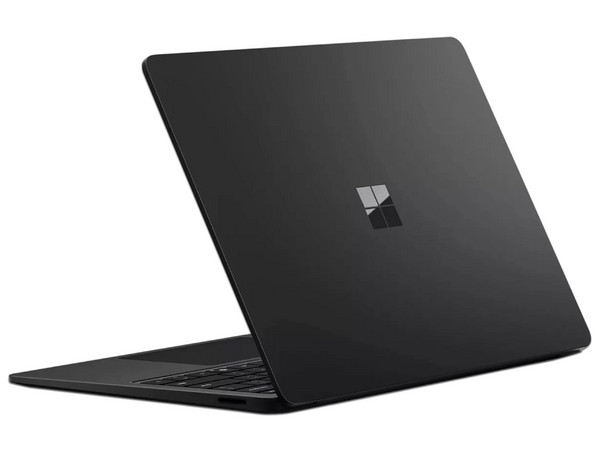 Laptop Microsoft Surface EP2-22246:
Procesador Intel Core Ultra 7 268v (hasta 5 GHz),
Memoria de 16GB SSD de 256GB,
Pantalla de 13.9