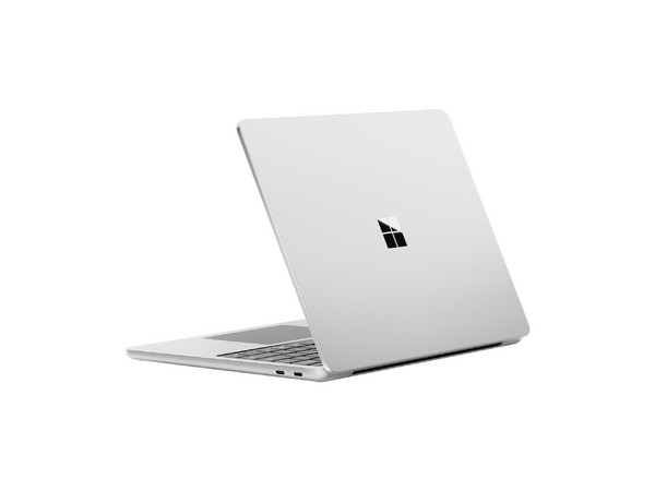 Laptop Microsoft Surface 13:
Qualcomm Snapdragon X Plus,
Memoria de 16GB LPDDR5,
SSD de 512GB,
Pantalla de 13