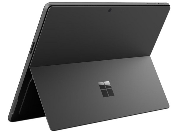 Tablet Microsoft Surface Pro: 
Procesador Intel Core Ultra 7, 
Memoria de 16GB DDR5, 
SSD de 512GB, 
Pantalla de 13