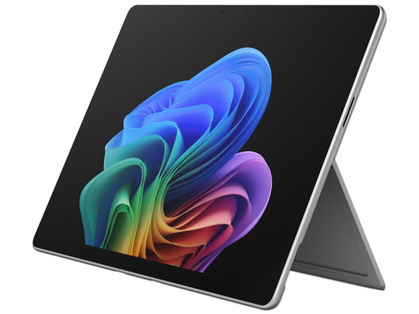 Tablet Microsoft Surface Pro: 
Procesador Intel Core Ultra 7, 
Memoria de 16GB DDR5, 
SSD de 256GB, 
Pantalla de 13