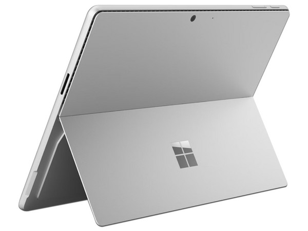 Tablet Microsoft Surface Pro: 
Procesador Intel Core Ultra 7, 
Memoria de 16GB DDR5, 
SSD de 512GB, 
Pantalla de 13