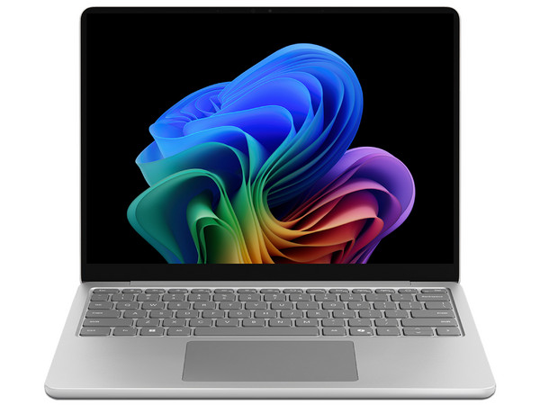Laptop Microsoft Surface 13:
Procesador Intel Core Ultra 5 325 (hasta 4.5 GHz),
Memoria de 24GB DDR5,
SSD de 512GB,
Pantalla de 13