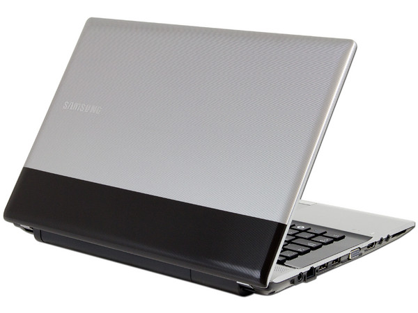 Laptop Samsung NP-RV411-A04MX:
Procesador Intel Core i3-380M (2.53GHz),
Memoria de 3GB DDR3, Disco Duro 500GB,
Video Intel HD Graphics, SuperMulti DVD+R DL,
Pantalla de 14
