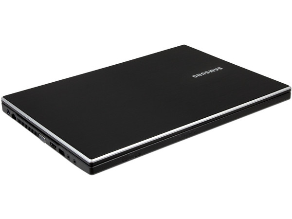 Laptop Samsung NP-305V4A-A02MX:
Procesador AMD APU A6-3410MX (1.6GHz),
Memoria de 4GB DDR3, Disco Duro 500GB,
Pantalla LED HDde 14
