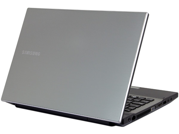 Laptop Samsung NP-305V4A-A03MX:
Procesador AMD APU A6-3410MX (1.6GHz),
Memoria de 4GB DDR3, Disco Duro 500GB,
Pantalla LED HDde 14