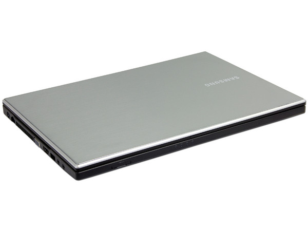 Laptop Samsung NP-305V4A-A03MX:
Procesador AMD APU A6-3410MX (1.6GHz),
Memoria de 4GB DDR3, Disco Duro 500GB,
Pantalla LED HDde 14