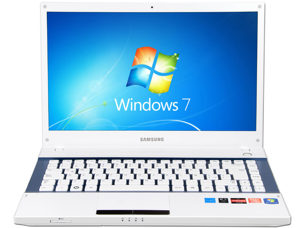 Laptop Samsung NP-305V4A-A09MX:
Procesador AMD APU A6-3410MX (1.6GHz),
Memoria de 4GB DDR3, Disco Duro 500GB,
Pantalla de 14