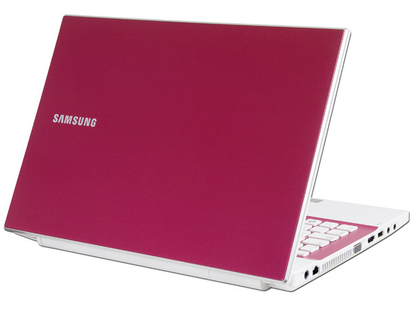 Laptop Samsung NP-305V4A-A0AMX:
Procesador AMD APU A6-3410MX (1.6GHz),
Memoria de 4GB DDR3, Disco Duro 500GB,
Pantalla LED HD de 14