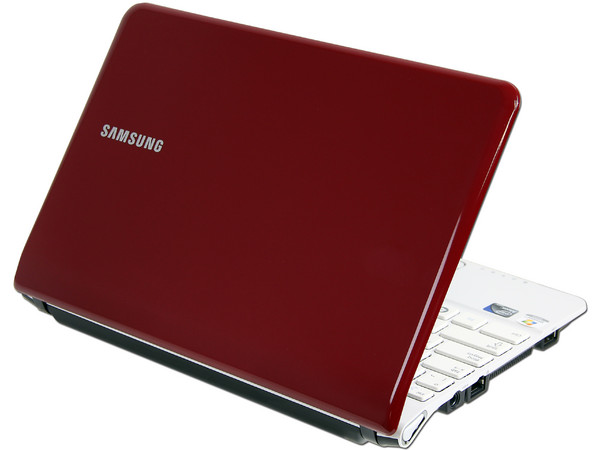 Netbook Samsung NC110-A05MX:
Procesador Intel Atom N455 (1.66Ghz),
Memoria de 2GB DDR 3, DD 320GB,
Video Intel GMA 3150, Pantalla LED de 10.1