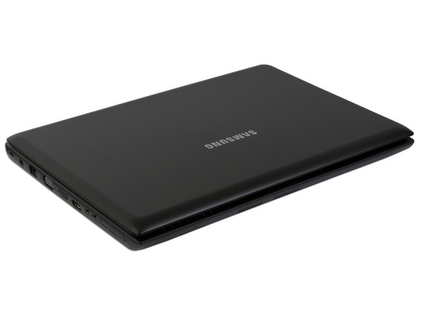 Laptop Samsung R420:
Procesador Intel Pentium DC T4200 (2.0 GHz),
Memoria de 4GB DDR II, DD 250GB,
Pantalla de 14