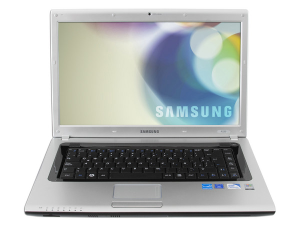 Laptop Samsung R520:
Procesador Intel Pentium DC T3400 (2.16 GHz),
Memoria de 3GB DDR II, DD 320GB,
Pantalla de 15.6