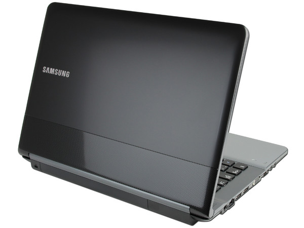 Laptop Samsung NP-RC410-A01MX, Color Negra:
Procesador Intel Core i3-380M (2.53 GHz),
Memoria de 4GB DDR3, Disco Duro 500GB,
Video Intel HD Graphics, SuperMulti DVD+R DL,
Pantalla de 14