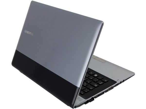 Laptop Samsung RV415-A02MX:
Procesador AMD Dual Core E-350 (1.6 GHz),
Memoria de 3GB DDR3, Disco Duro 500GB,
Video Radeon HD 6310, Pantalla de 14