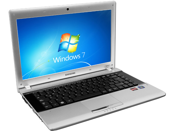 Laptop Samsung RV415-A04MX:
Procesador AMD Dual Core E-350 (1.6 GHz),
Memoria de 4GB DDR3, Disco Duro 640GB,
Video Radeon HD 6310, Pantalla de 14