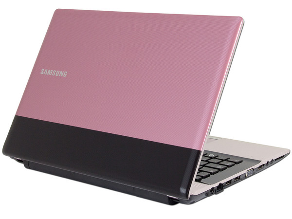Laptop Samsung NP-RV415-A06MX:
Procesador AMD E-350 (1.6 GHz),
Memoria de 4GB DDR3, Disco Duro 640GB,
Video Radeon HD 6310, Pantalla de 14