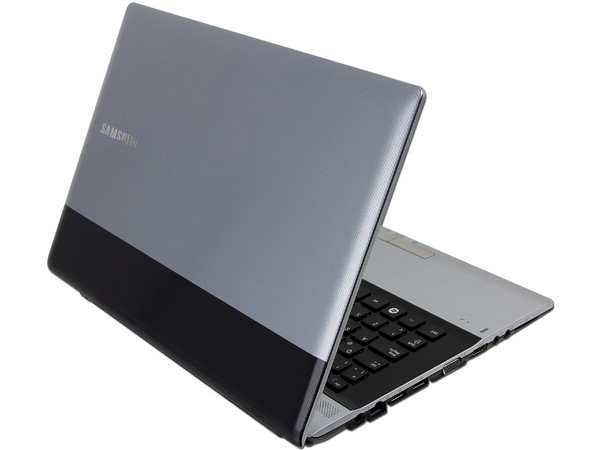 Laptop Samsung RV415-A0AMX:
Procesador AMD Dual Core E-450 (1.65 GHz),
Memoria de 3GB DDR3, Disco Duro 500GB,
Video Radeon HD 6320, Pantalla de 14