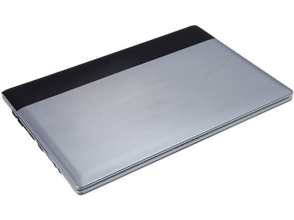 Laptop Samsung RV415-A0AMX:
Procesador AMD Dual Core E-450 (1.65 GHz),
Memoria de 3GB DDR3, Disco Duro 500GB,
Video Radeon HD 6320, Pantalla de 14