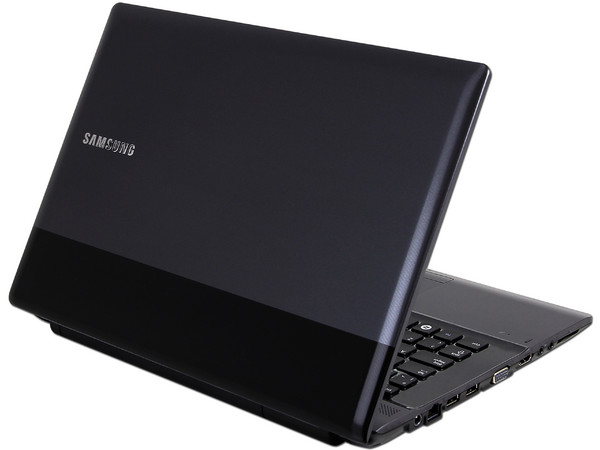 Laptop Samsung NP-RV415-A0EMX:
Procesador AMD E-450 (1.65 GHz),
Memoria de 2GB DDR3, Disco Duro 500GB,
Video Radeon HD 6320, Pantalla de 14