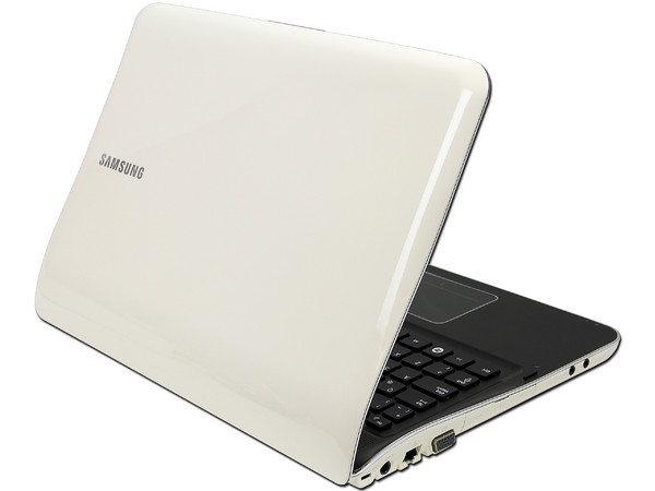 Laptop Samsung SF411-A01:
Procesador Intel Core i5-2410M (2.3 GHz),
Memoria de 4GB DDR3, Disco Duro 640GB,
Video Intel HD Graphics 3000, Pantalla de 14
