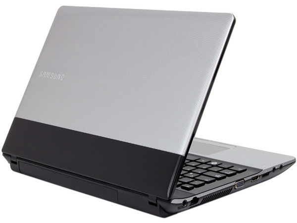 Laptop Samsung NP300E4A-A02MX:
Procesador Intel Core i3-2350M (2.30 GHz),
Memoria de 4GB DDR3, Disco Duro 500GB,
Pantalla LED HD de 14