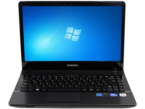 Laptop Samsung NP300E4A-A06MX:
Procesador Intel Celeron B800 (1.5 GHz),
Memoria de 2GB DDR3, Disco Duro 320GB,
Pantalla LED HD de 14