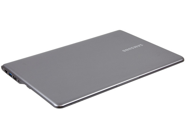 Ultrabook Samsung NP530U3C-A06MX:
Procesador Intel Core i3-2377M (1.5 GHz),
Memoria de 4GB DDR3, Disco Duro 500GB, 24 GB SSD,
Pantalla LED HD de 13.3