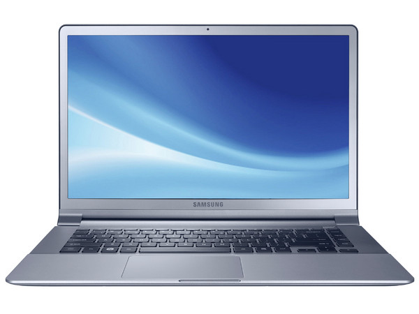 Ultrabook Samsung NP900X4D-A01MX:
Procesador Intel Core i5-3317U (1.7 GHz) 3ra Generación,
Memoria de 4GB DDR3, D.D de 128GB SSD,
Pantalla LED HD de 15