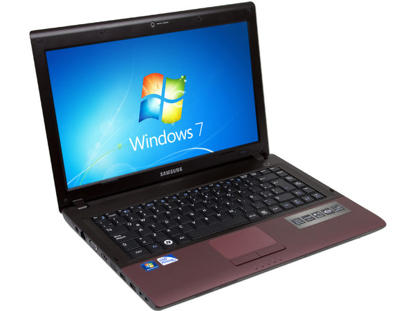 Laptop Samsung R440-JA0DMX:
Procesador Intel Pentium D.C P6100 (2.0 GHz),
Memoria de 2GB DDR3, Disco Duro 500GB,
Video Intel HD Graphics, SuperMulti DVD+R DL,
Pantalla de 14